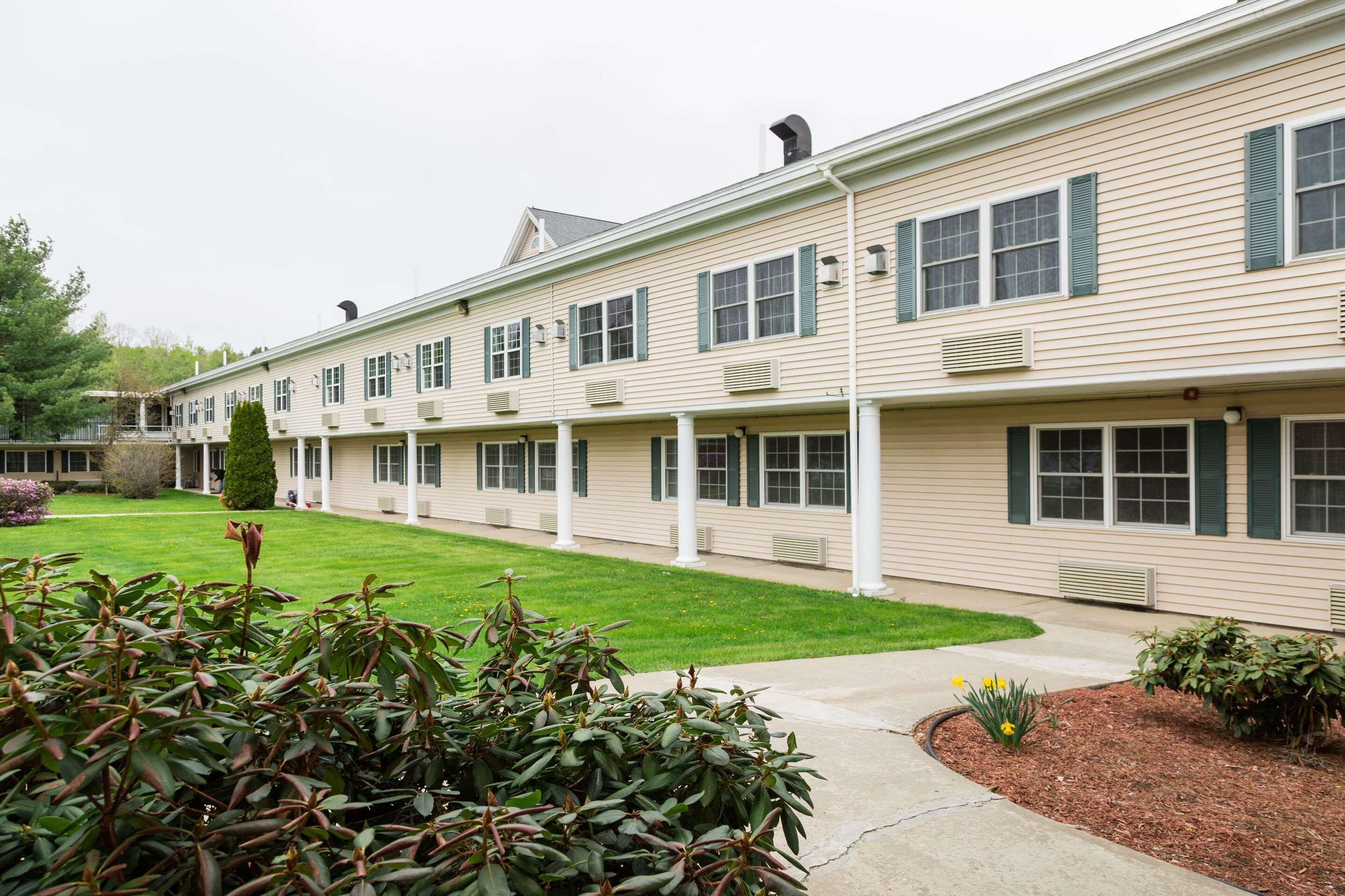 Fireside Inn & Suites Auburn Lewiston Exterior foto